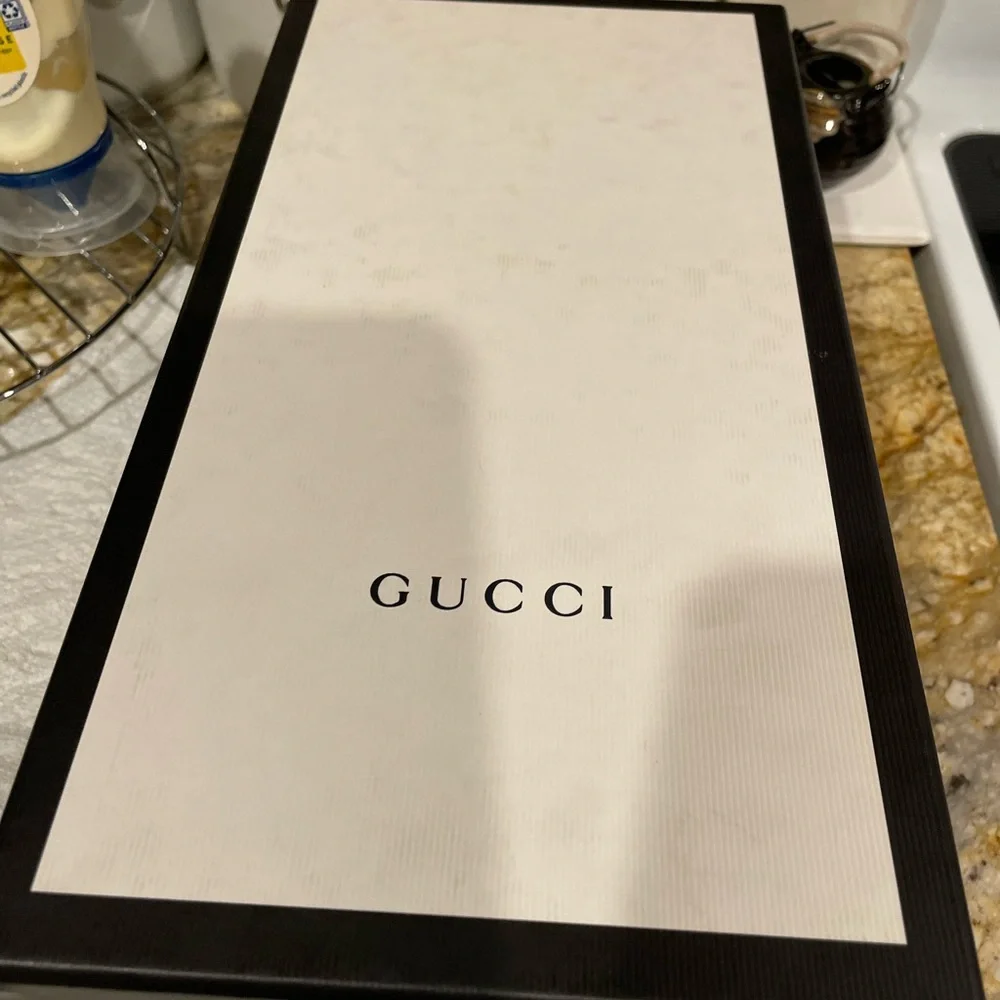 Authentic Gucci velvet slides with bee/star embroidered emblem - Picture 8 of 9